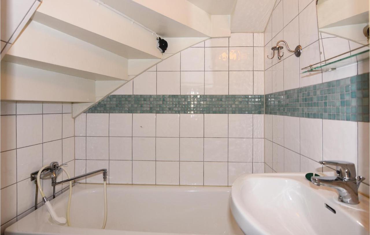 2 Bedroom Stunning Home In Molkom Sutterhojden Luaran gambar